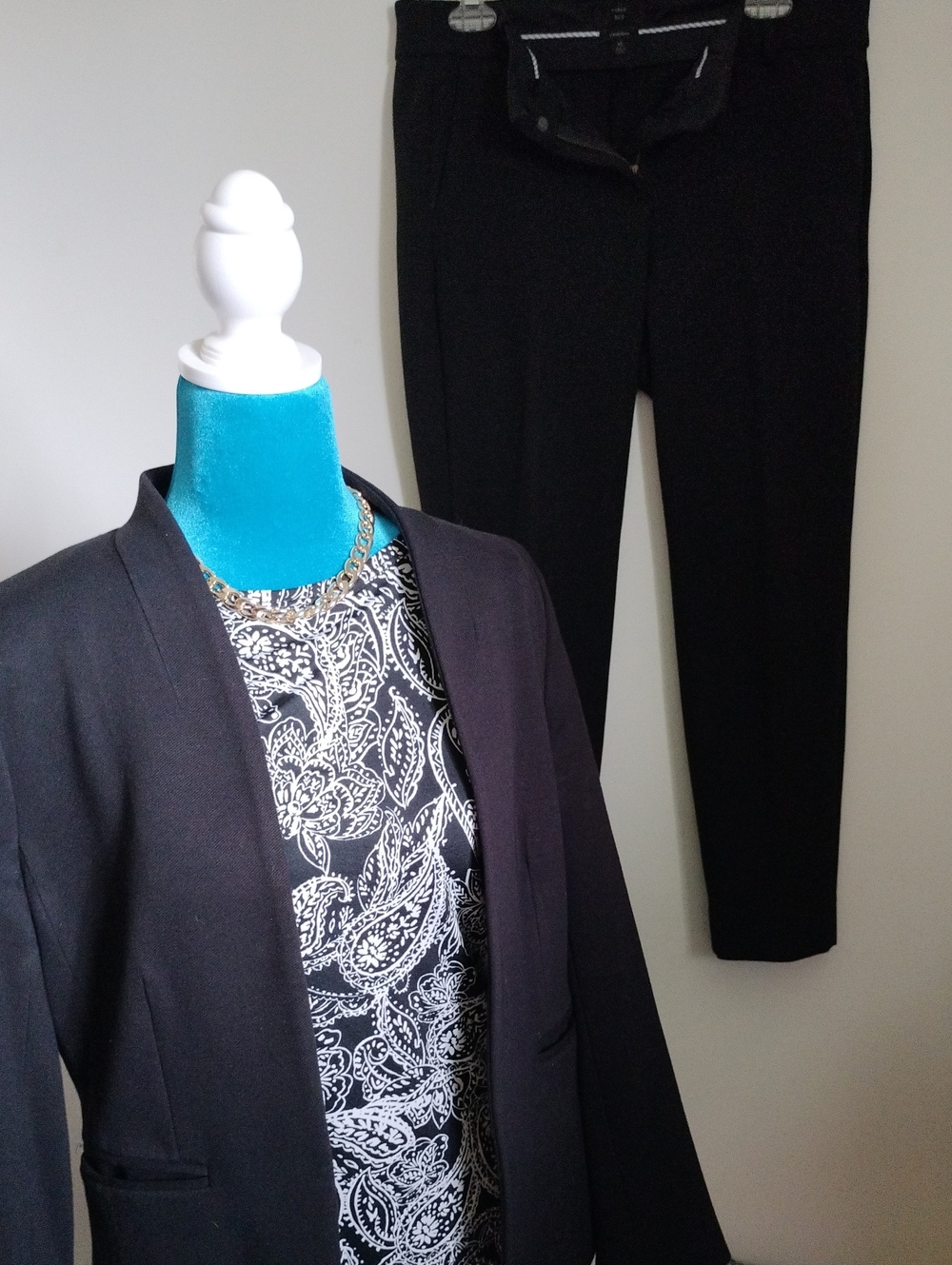 👀J. Crew 2 Pc Women's Black Pantsuit Including A Karen Kane Top 🖤